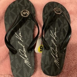 Michael kors flip flops